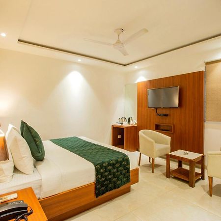 Hotel Arch Suites - Near Aerocity Nové Dillí Exteriér fotografie