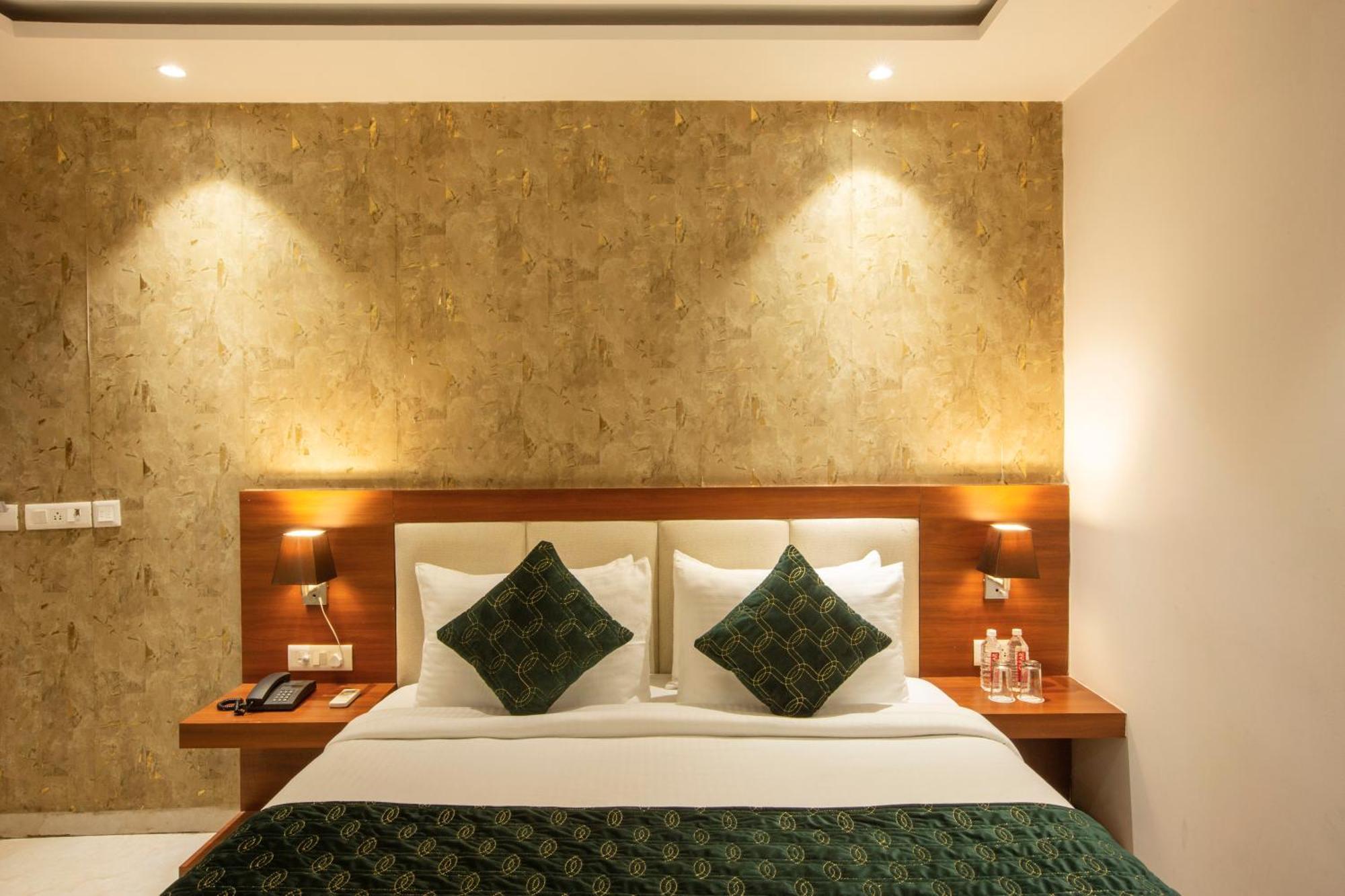 Hotel Arch Suites - Near Aerocity Nové Dillí Exteriér fotografie